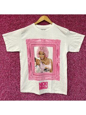 Nicki Minaj Pink Portrait Pink Friday: Roman Reloaded Album T-Shirt Small